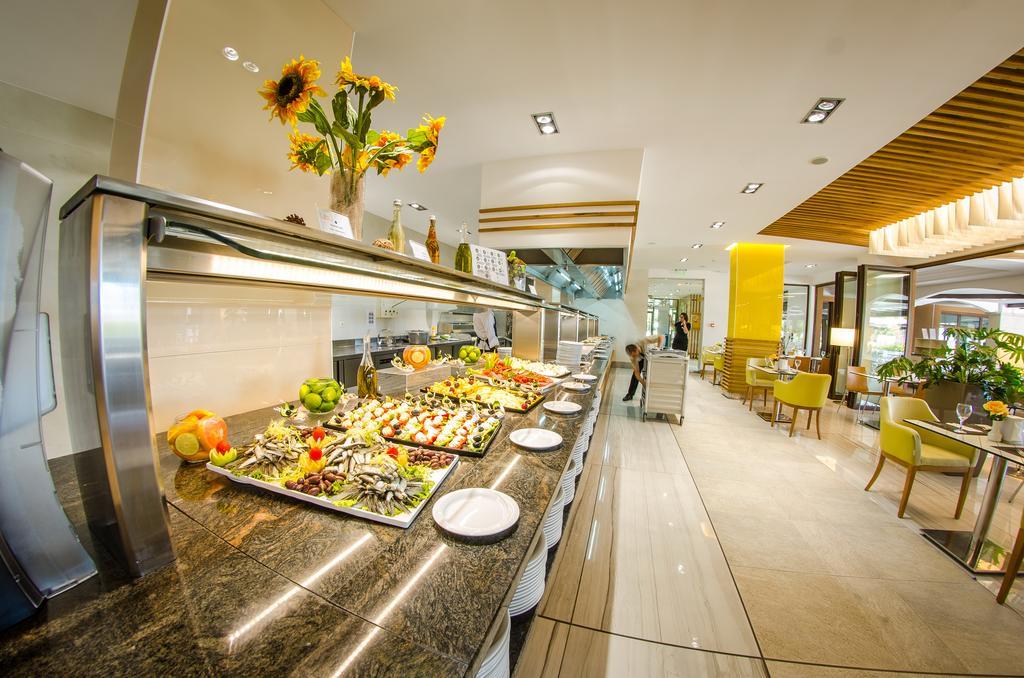 Premier Fort Sands Resort - Full Board ซันนีบีช ภายนอก รูปภาพ